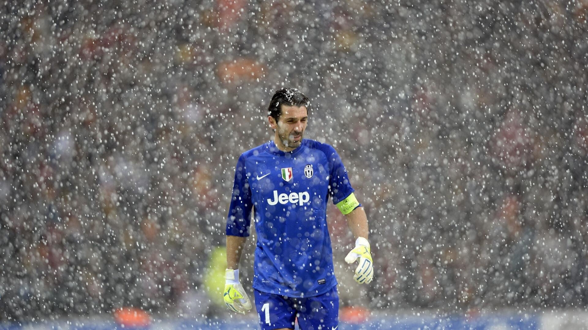 足球赛场焦点！意大利队对阵美国队，超级对决，球迷热情点燃赛场-ky开元体育app